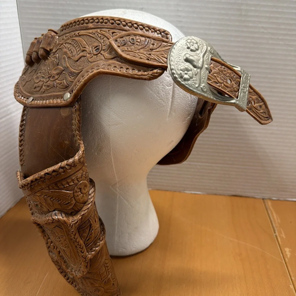 VTG PONY BOY Cap Gun SINGLE HOLSTER and BELT 6 PLASTIC BULLETS Made On. (No Gun)